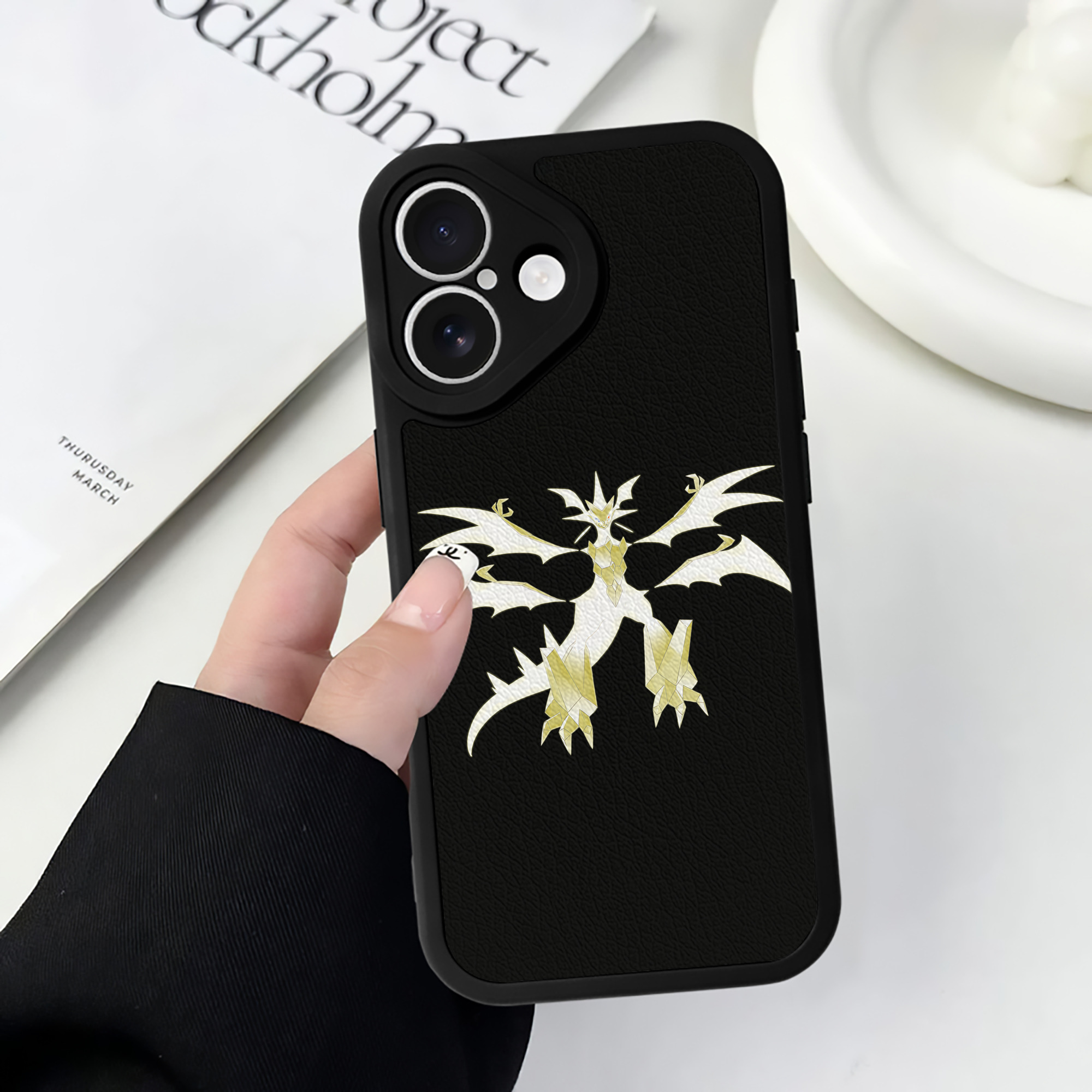 （画像用） ポケットモンスター Pokémon 【iPhone 16シリーズ対応】シリコンスマホケース（レザー調） 材質：シリコン